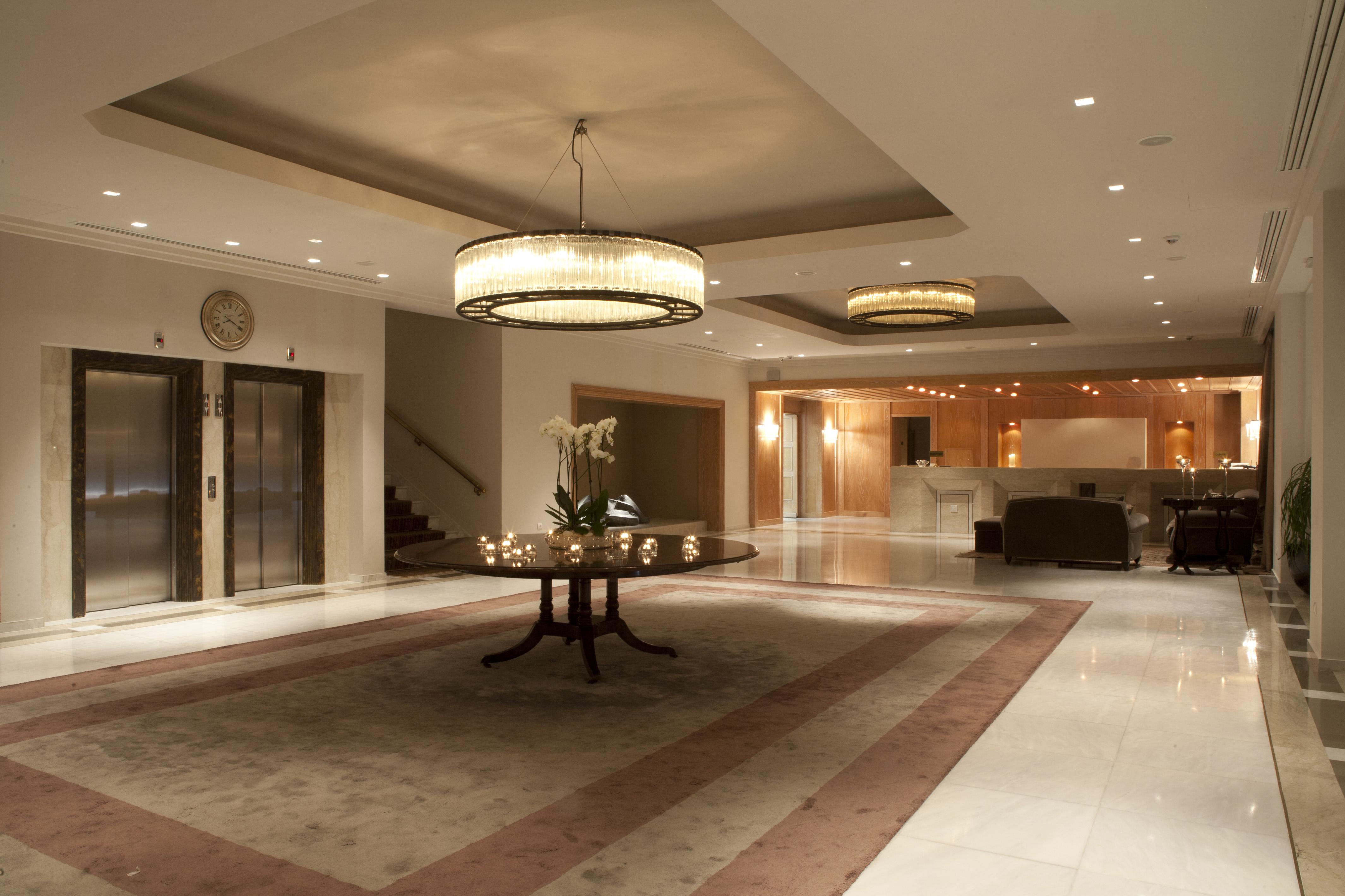 Hotel Du Lac Congress Center & Spa Yanya Dış mekan fotoğraf The lobby of the hotel