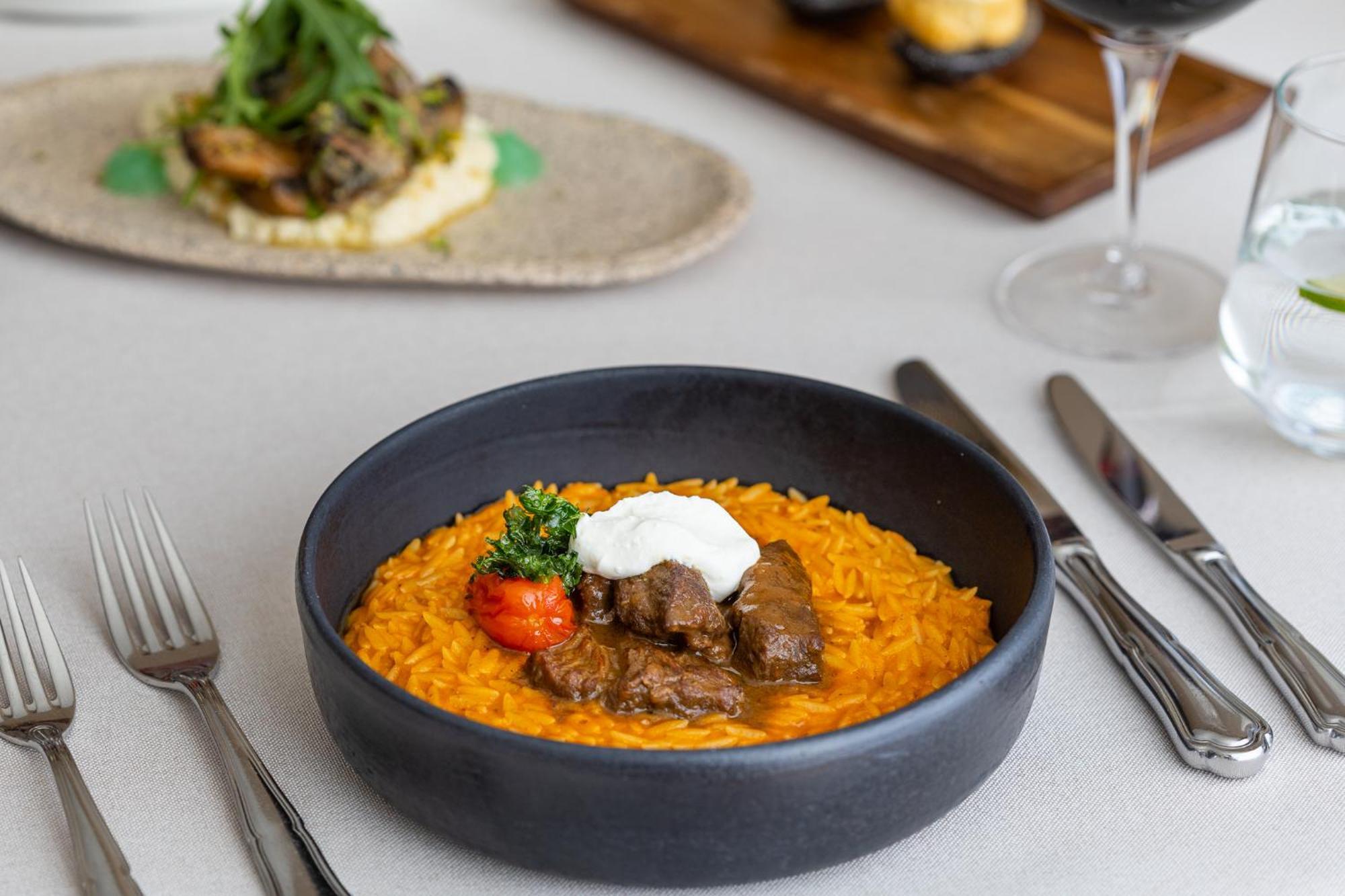 Hotel Du Lac Congress Center & Spa Yanya Dış mekan fotoğraf A plate of couscous
