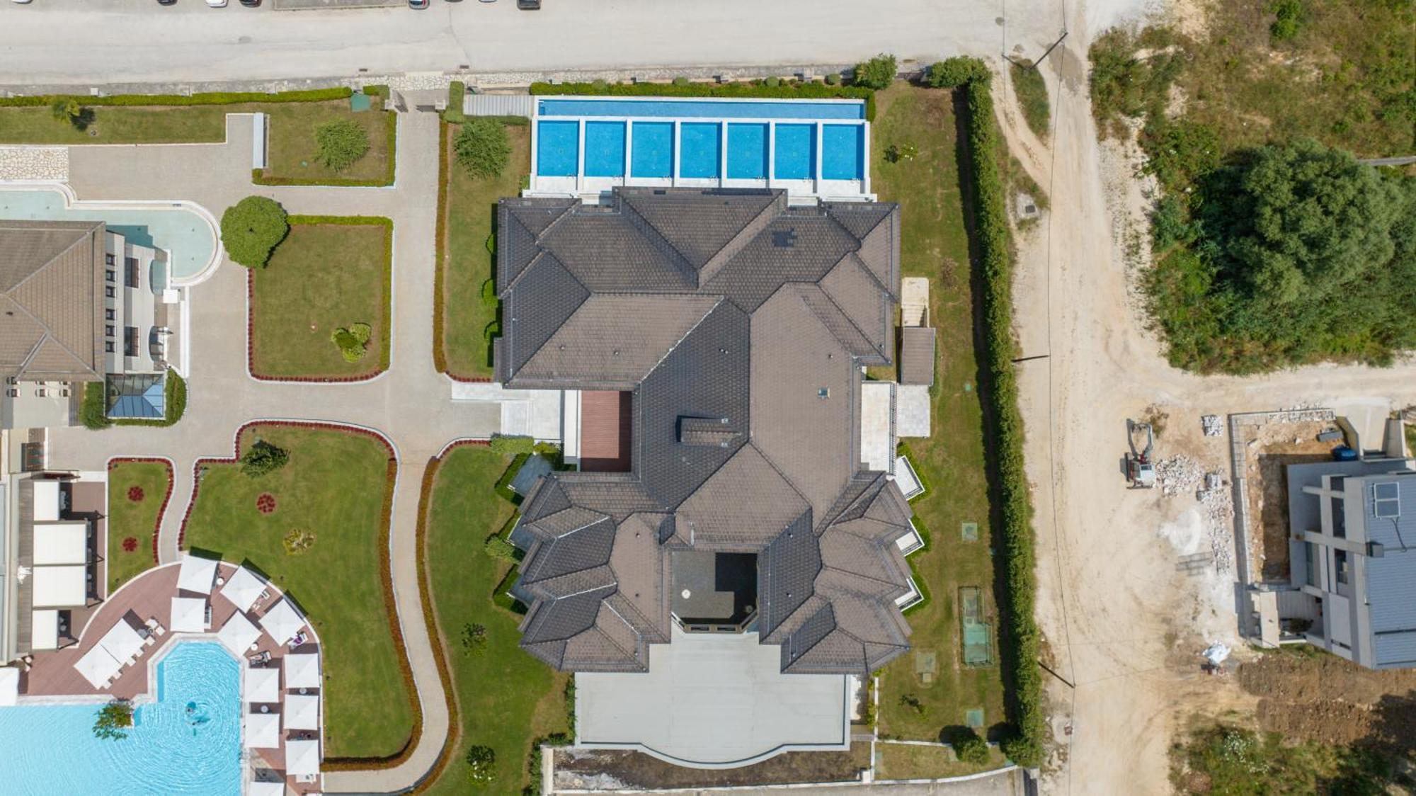 Hotel Du Lac Congress Center & Spa Yanya Dış mekan fotoğraf Aerial view of the house